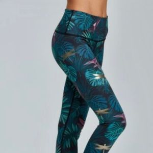 Noli yoga leggings in palm print with gold detail